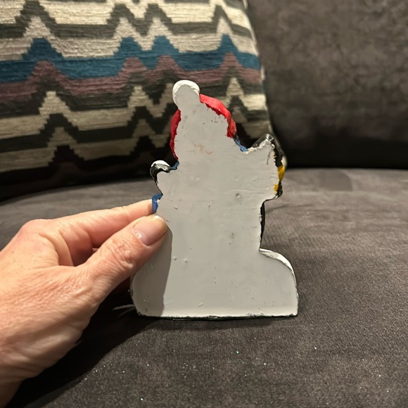 NWT Stocking Holder Penguin In Festive Ceramic For Christmas 4 1/2 X 3 1/2 - Picture 3 of 7